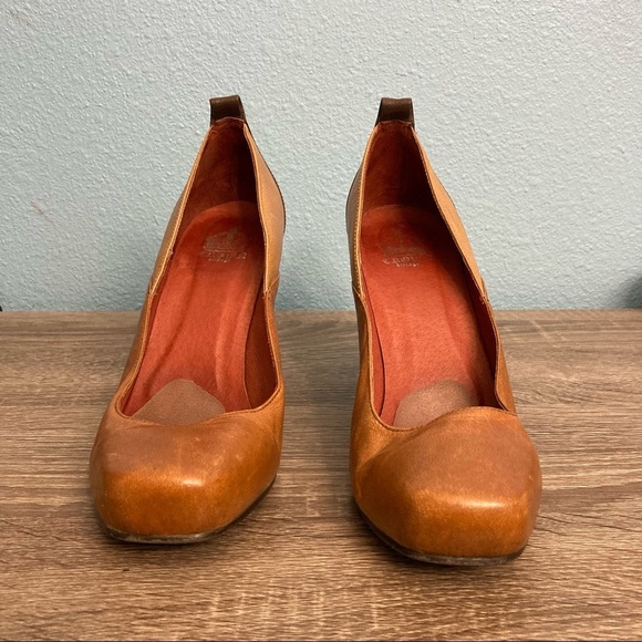 Crown Vintage Square Toe Heels - Brown - 9 - Picture 3 of 10